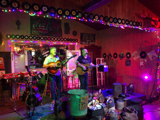 band playing in a tracy city tennessee restaurant